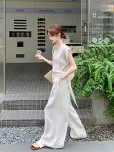 した雰囲気のブラウスとワイドパンツ【夏用・女性向け・おしゃれなスタイル・セットアップ対応】