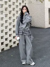 グレーの秋のスタイル！オフショルダーのパーカーとチェック柄ワイドパンツ（セットアップ対応）