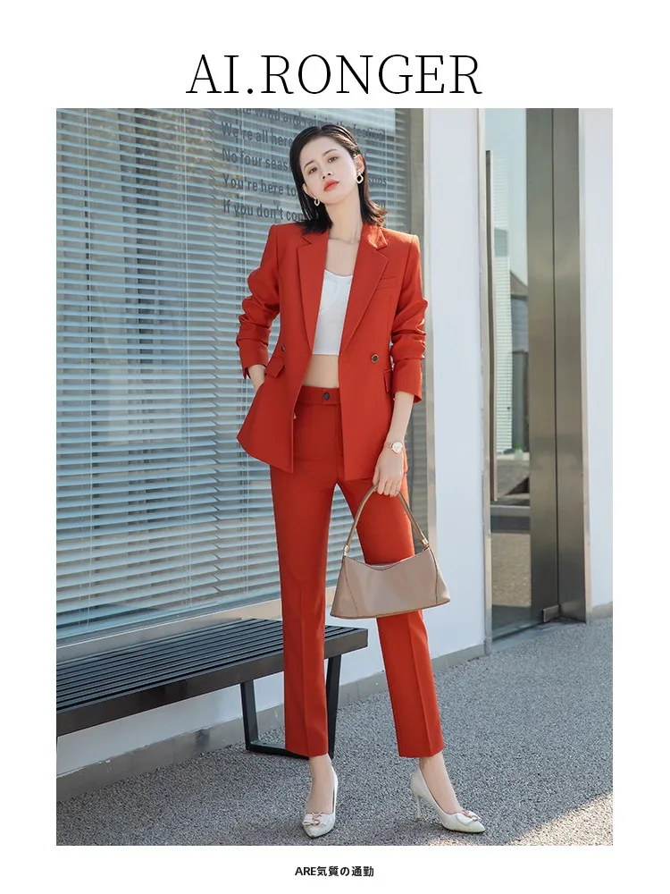 ビジネスカジュアル面接で失敗しない服装は？「赤」のジャケットが意外に効果的