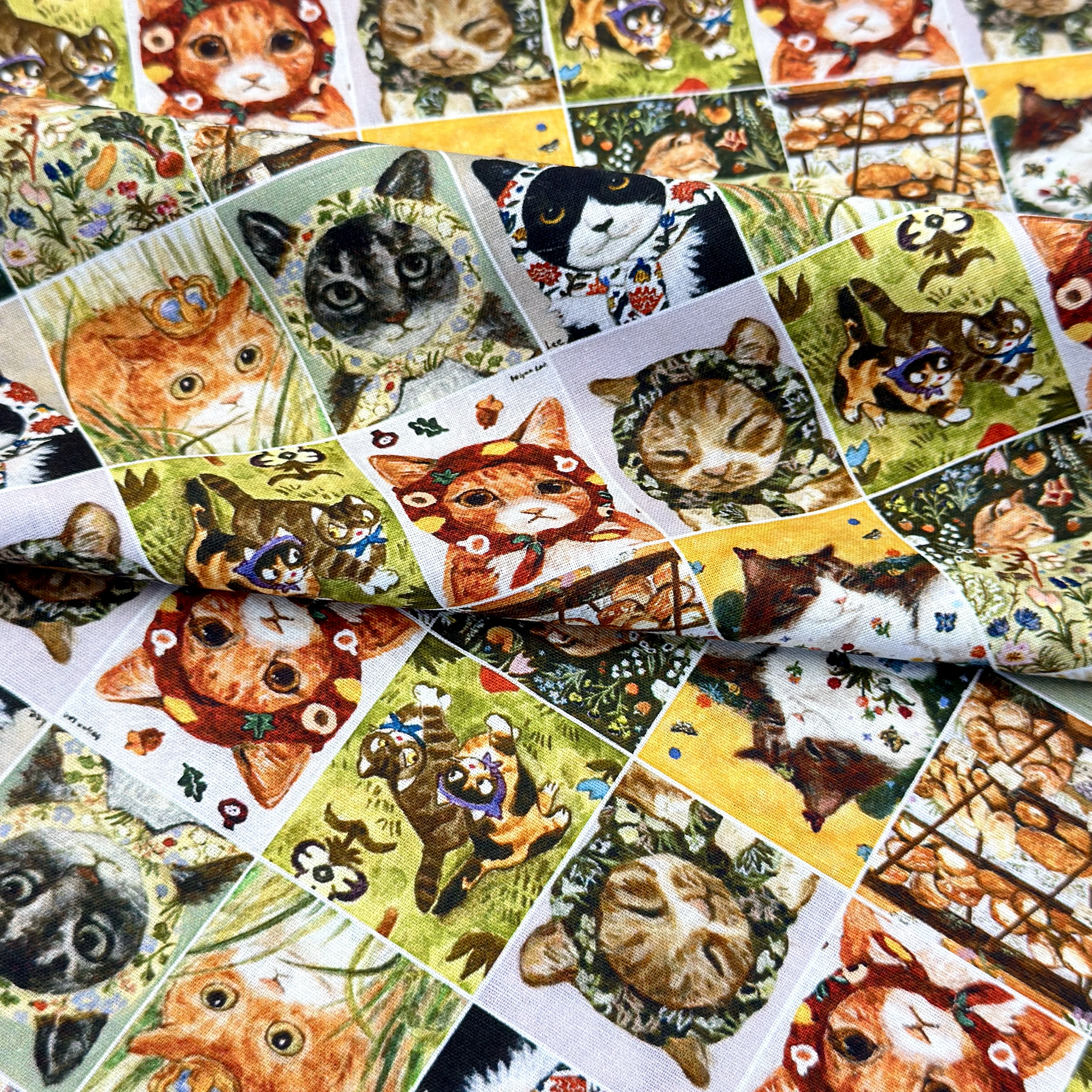 猫頭デザインの純綿生地：デジタル印刷で手作りブックカバー・バッグに最適な平織り生地