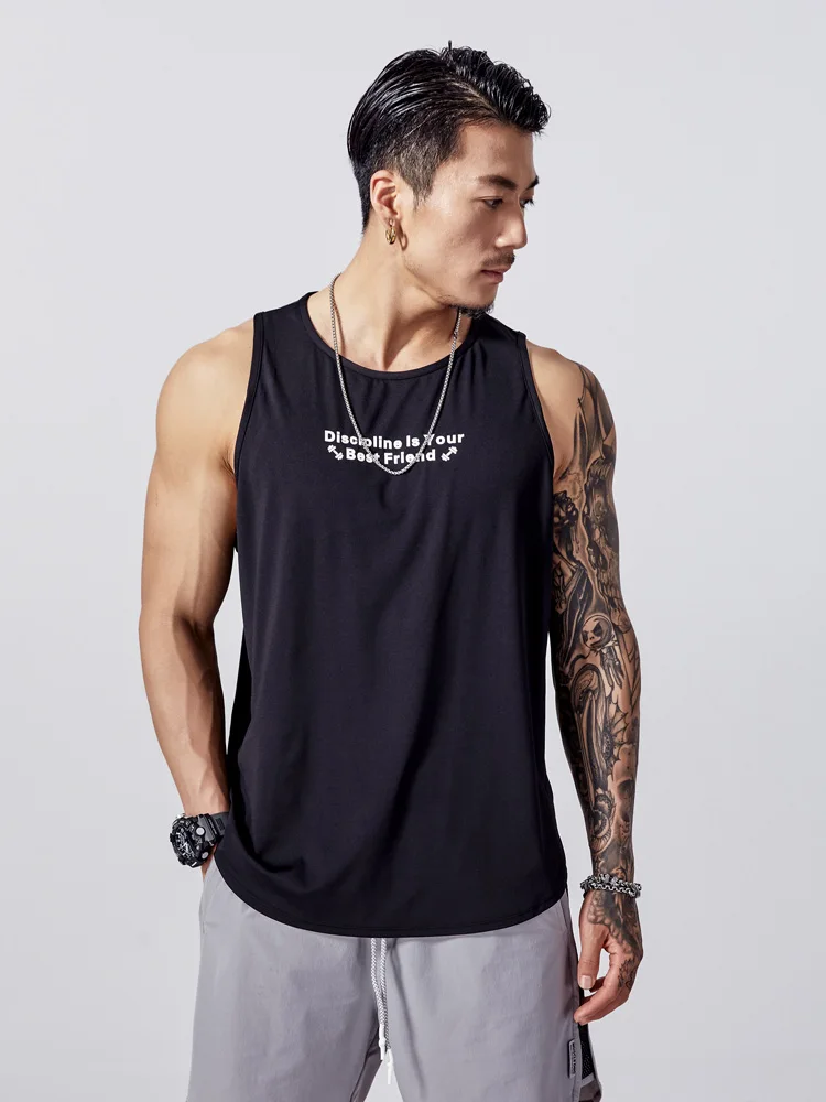 マッスルファクトリーのMUSCLE DOG夏用メンズウェア：吸汗透湿設計とゆったりフィットの実用性
