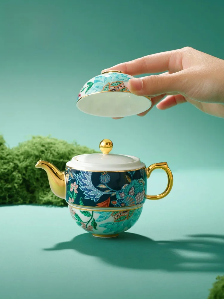 旅行中の心を落ち着かせる、世界の伝統工芸品としての陶器ティーセットは？