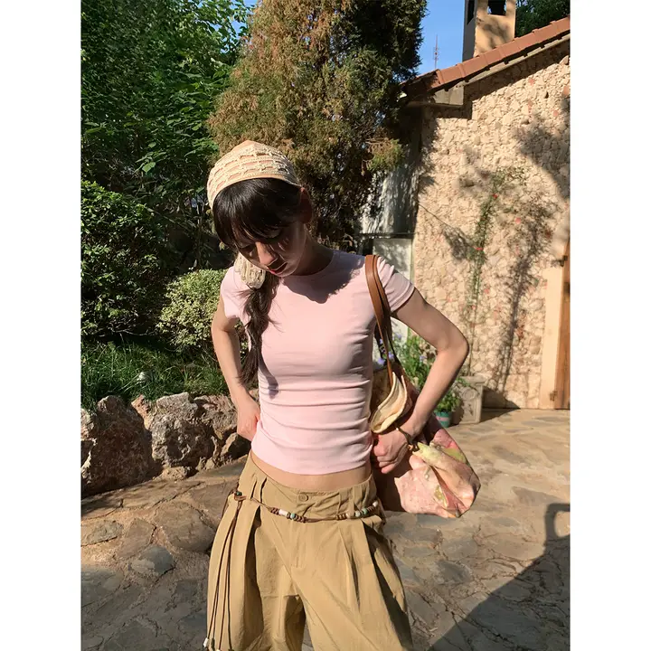 夏用ベーシックな丸首短袖Tシャツ【女性用・スリムフィット・シンプルデザイン】