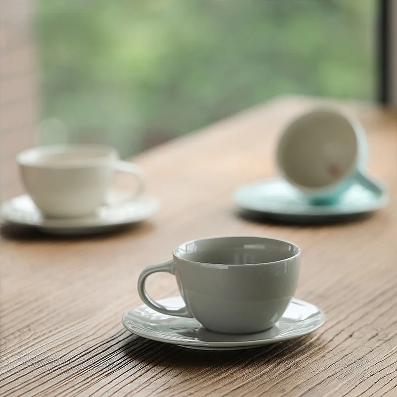 梅雨に備えて買うべき！完全ガイド：イチジクの木と陶器コーヒーカップの組み合わせ