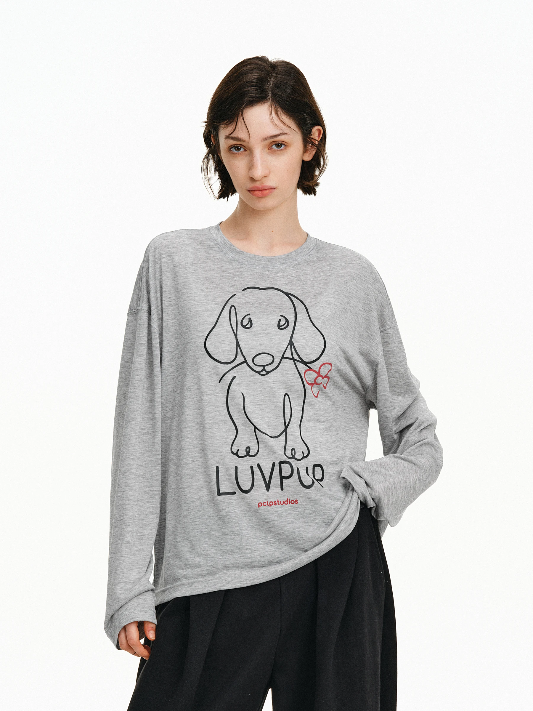 犬のデザイン長袖Tシャツ：PCLPブランドの春夏向け通気性スタイル