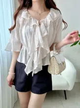 美しいデザインの2Wayオフショルダー上衣【不規則なフリル・透け感あり】