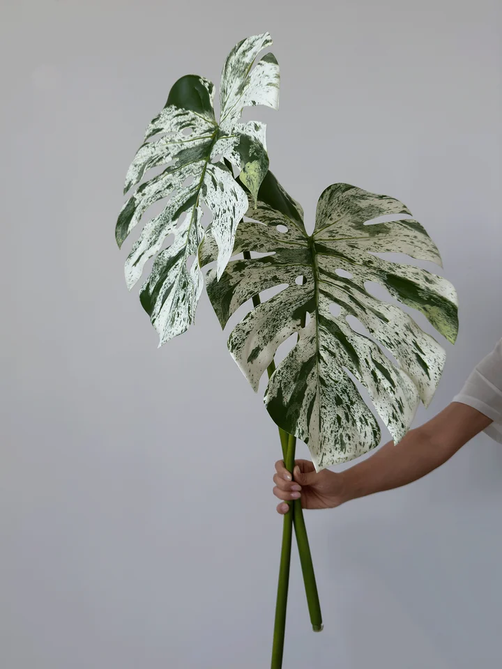 リアルな質感の大型フィ葉人工観葉植物【竹蔓デザイン・高級感ある仕上がり】
