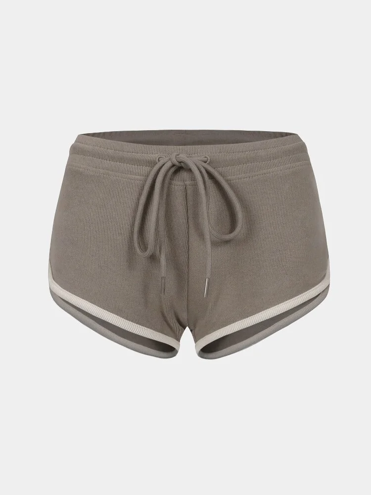 ショートパンツコーデで失敗しない方法は？暖色系刺繍ロゴ入りショートパンツが解決する3つの理由