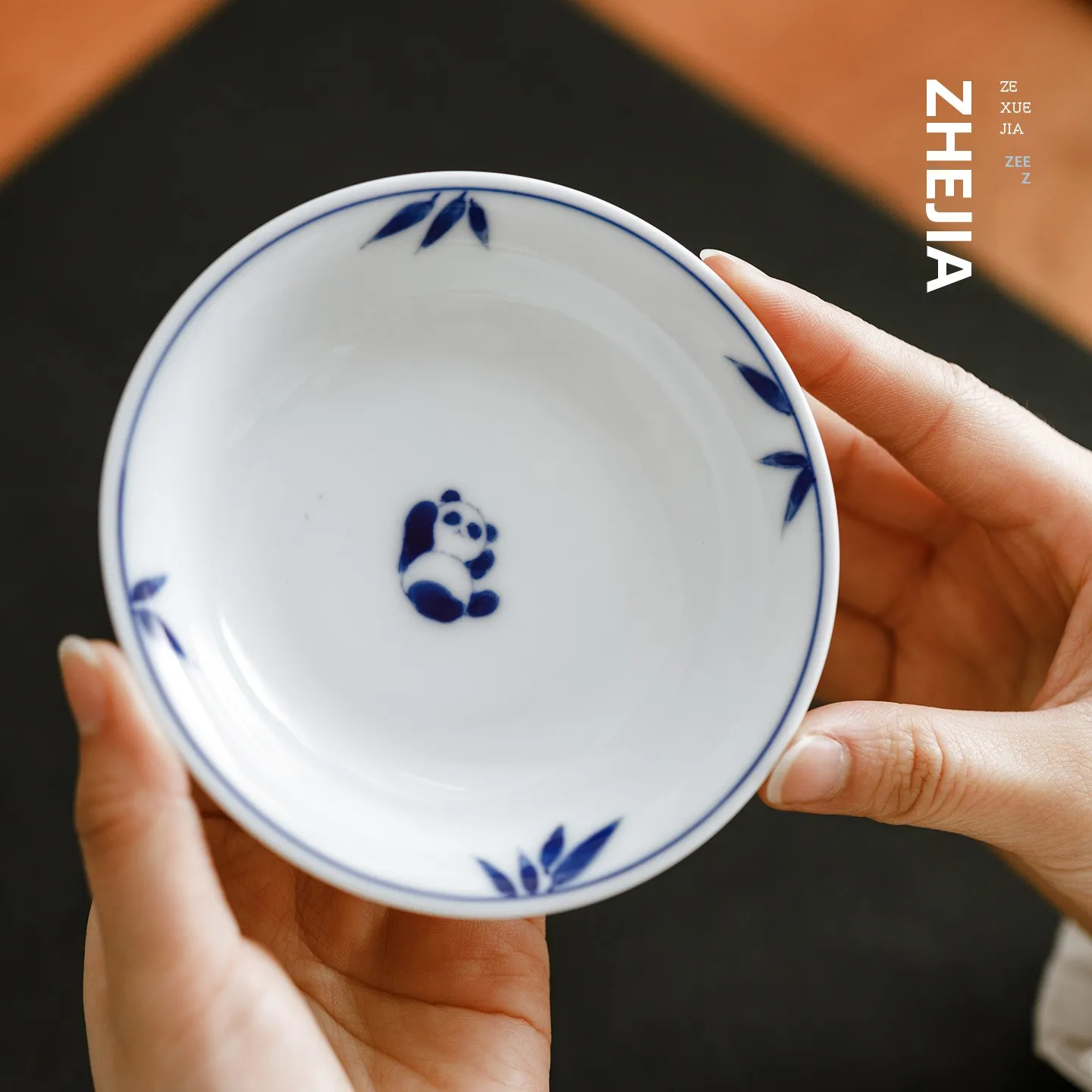 可愛い手描き青花デザインの陶器小皿：日常用醤油・酢用の使い方と選定ポイント
