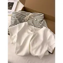 ラウンジ風 ホワイト短袖Tシャツとストライプショートパンツのルームウェア【カジュアルに外出可能】（セットアップ対応）