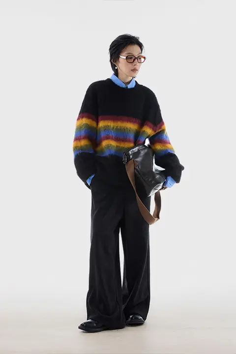 カラフルなボーダー柄ニットセーター【秋冬用・極上の柔らかさ・ユニセックス】（セットアップ対応）