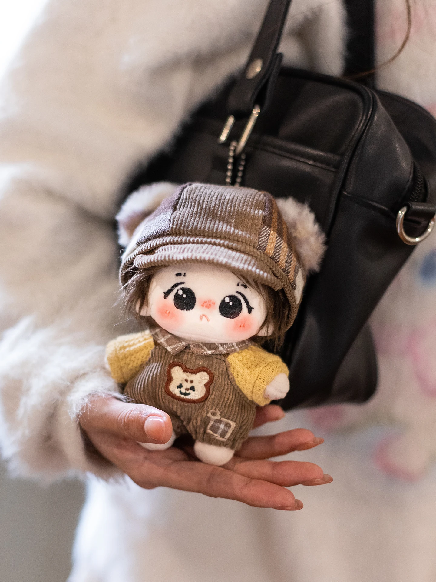 棉花のぬいぐるみドール用衣装：オリジナル毛糸製ポーチ用の収納・着用方法