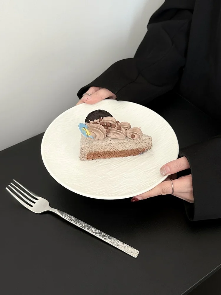 ハイエンドクリエイティブロックパターンセラミックケーキプレート：北欧風純色デザインの8インチ甜品盤