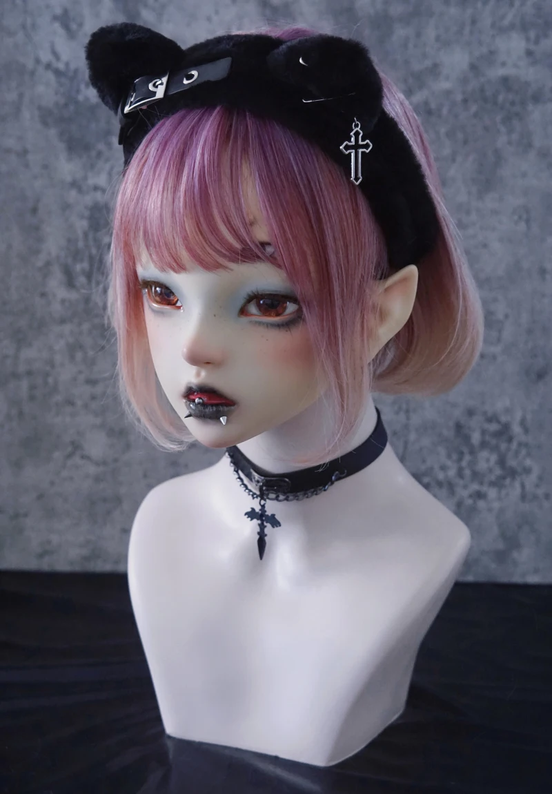 ハンドメイドキャラクターをどう選ぶ？ゴシックスタイルの猫耳ヘアバンドが、日常の寂しさを一瞬で和らげる