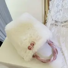 冬季に最適なファー素材のハンドバッグ【チェーン付き・かわいいデザイン・ショルダーバッグにも対応】