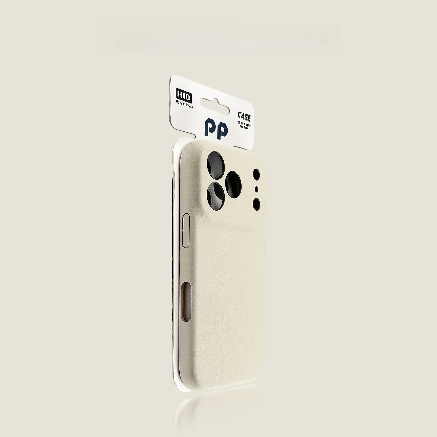 iPhone17用 スマホケース 緑の革風：シンプルデザインと高級感を実現