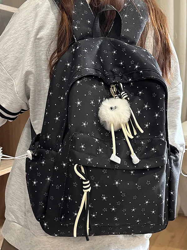 星柄デザインのリュックサック：高校生・大学生女子向け大容量通学用の実用性とデザインのバランス