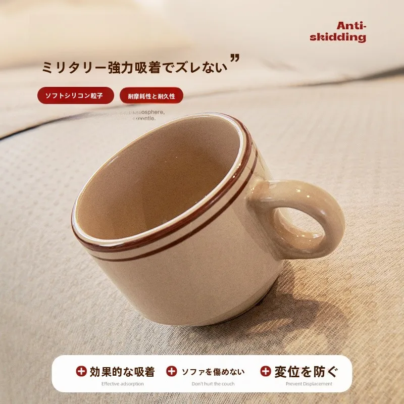 グレーソファーに合う高級感の皮製ソファマット：秋冬から四季通用の実用性と防滑性能