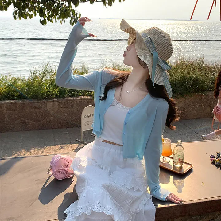 薄手のブルーカーディガン【夏用・ノースリーブトップスに最適・UVカット】