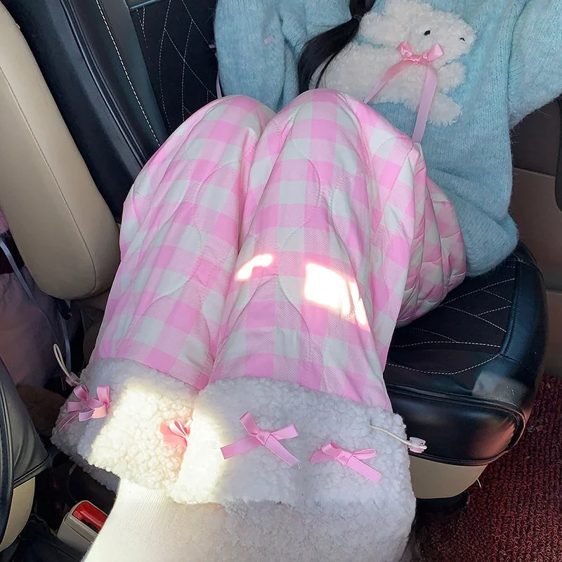 ピンクチェック柄のコットンパンツで通勤スタイルを変えるには？