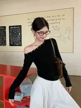 斜め肩デザインのトップス【秋用・オフショル・Tシャツ・ワイドパンツ・セットアップ対応】