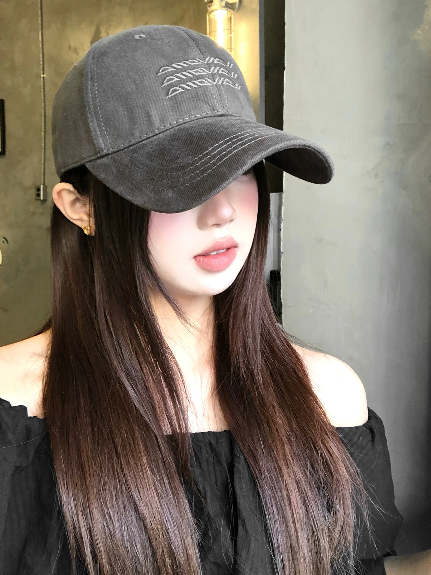 50代の男性が選ぶ、オシャレな帽子とは？ベリーショートヘアやボブヘアにも似合うキャップの選び方