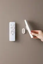 強力磁吸のリモコンホルダー【穴あけ不要・壁掛け式】