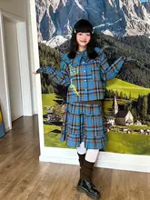 青いチェック柄のビンテージ風フリルカラーシャツ【秋用・スタイル】