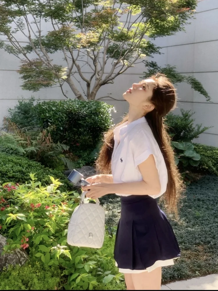 20代女子が今、フェミニンコーデに悩むならどう選ぶ？