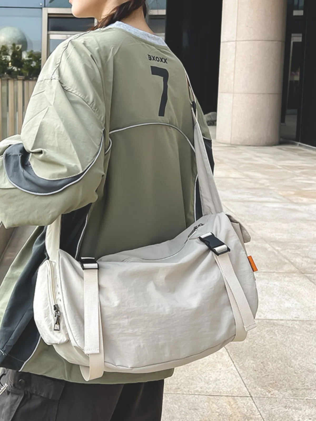 軽い旅行バッグで失敗しない選び方は？