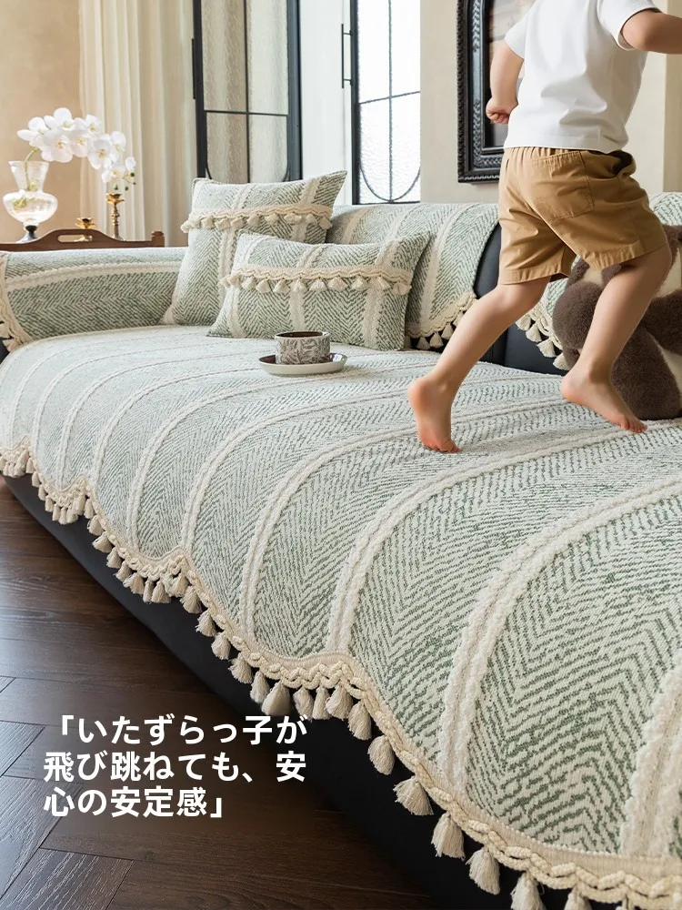 合皮ソファーが黒ずむのはなぜ？その原因と、防ぐための最適なソファクッションとは