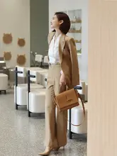 秋冬用 トレンディ ベージュ ベルト付きジャケット【高級感・ビジネス向け】& ストレートパンツ【ハイウエスト・細身】