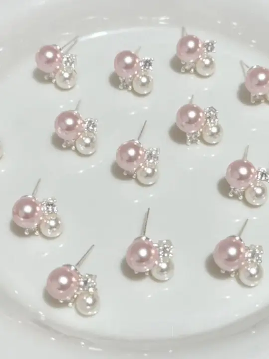 フレンチロマンティック ピンクパール風ピアス【シンプルで優雅なデザイン】