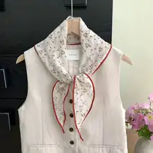 ヴィンテージ風コットン麻製小花柄トライアングルスカーフ【春夏用・ファッション・アクセサリー】