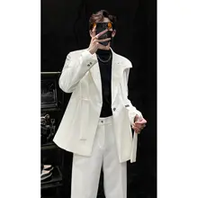 デザイン性のある飾り帯付きスーツ【ジャケット・パンツ・セットアップ対応】