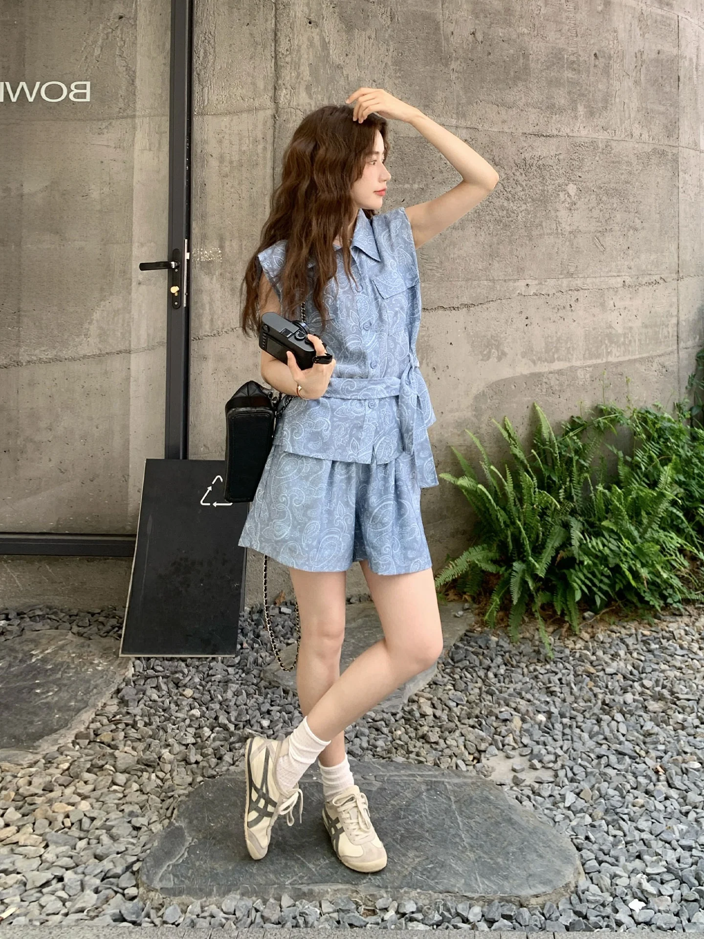 6月に着る服の選び方で迷うなら、この1つのセットアップが救う！