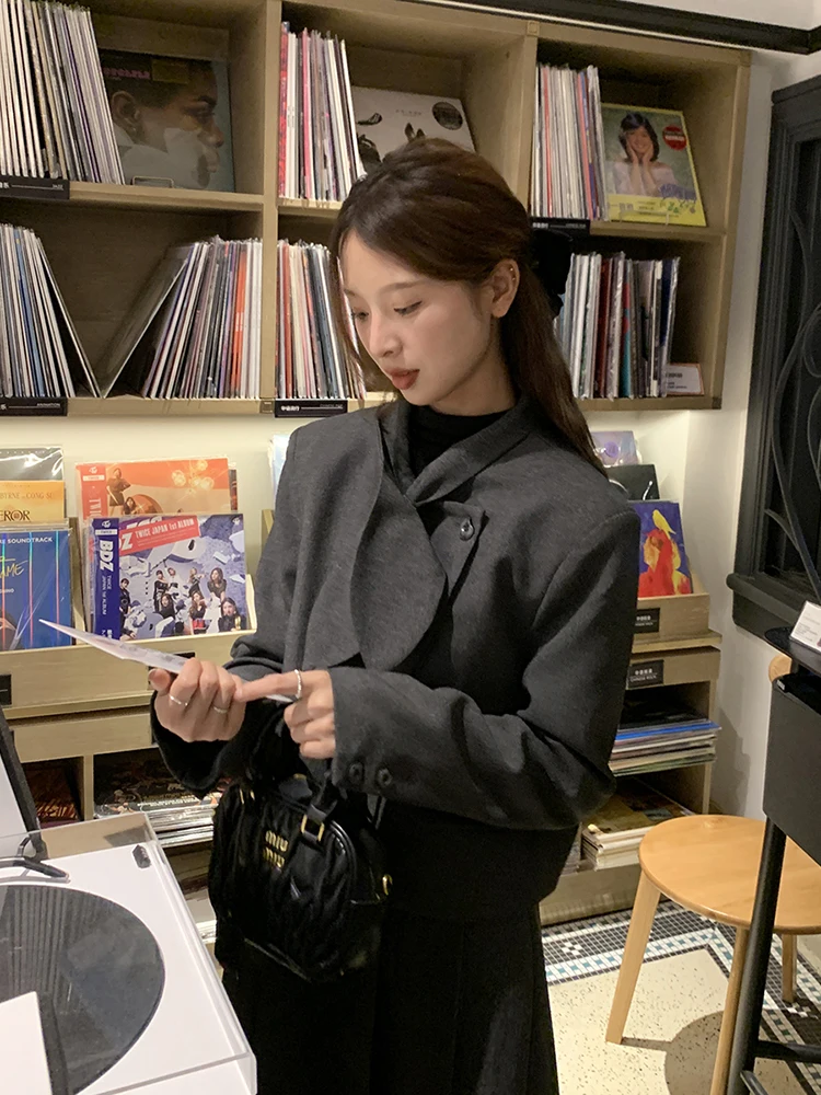 リボン付きジャケットとプリーツスカートの女性用コーディネート（セットアップ対応）：春の韓式  スタイルを実現する2wayセットの使い方