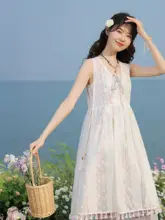 夏のビーチリゾートに最適！リネン風フリルキャミソールドレス【中長丈・重ね着対応】（セットアップ対応）