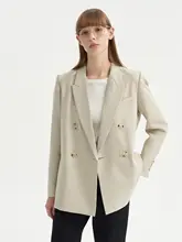 通勤に最適！ゆったりとしたシルエットの女性用スーツジャケット【細身効果・小柄向け】