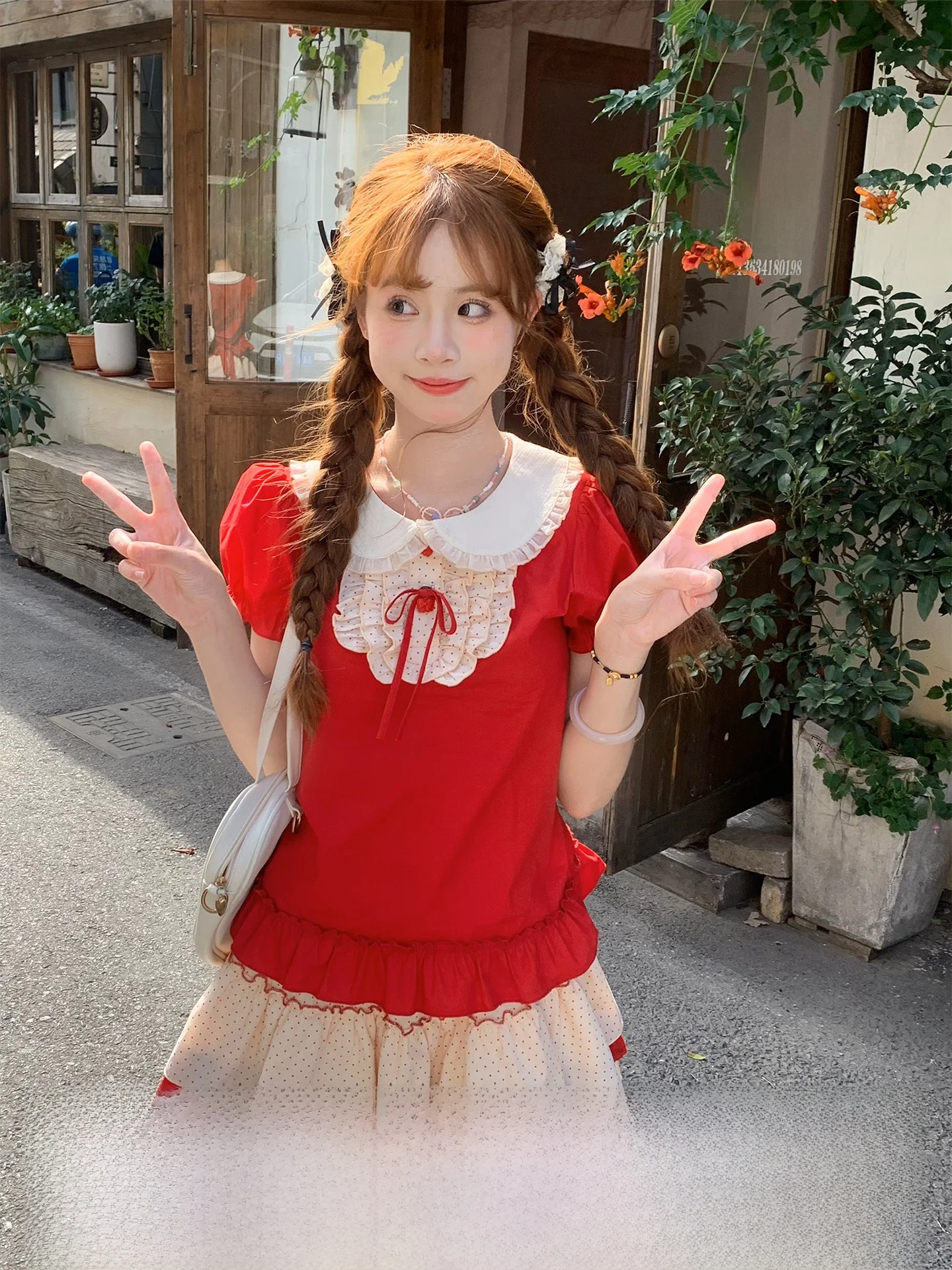 夏服20代にぴったりな「赤と水玉」のセットアップ、どう選ぶ？