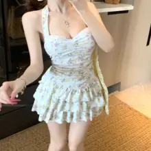 フラワープリントのフリル付きキャミソールワンピース水着【保守的デザイン・女性用・夏用】（セットアップ対応）