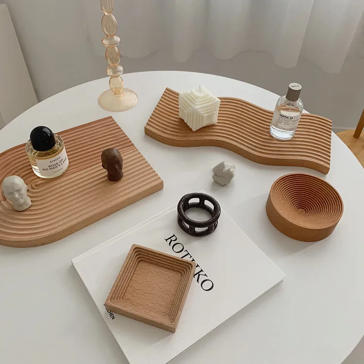 北欧風無垢材トレー：一人暮らし向けのシンプルで機能的な食器台