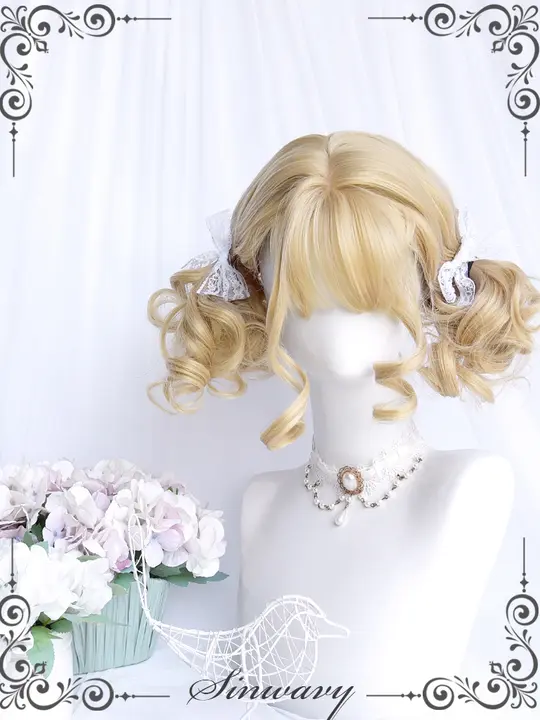 可愛らしい浅金色のロリータ風ショートカールウィッグ【DOLLデザイン・女性用】