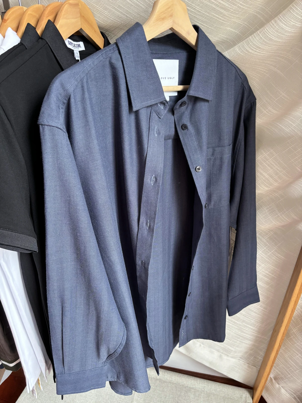 柄シャツ アウターをどう選ぶ？実は「ゆったり感」と「通気性」が勝負の鍵
