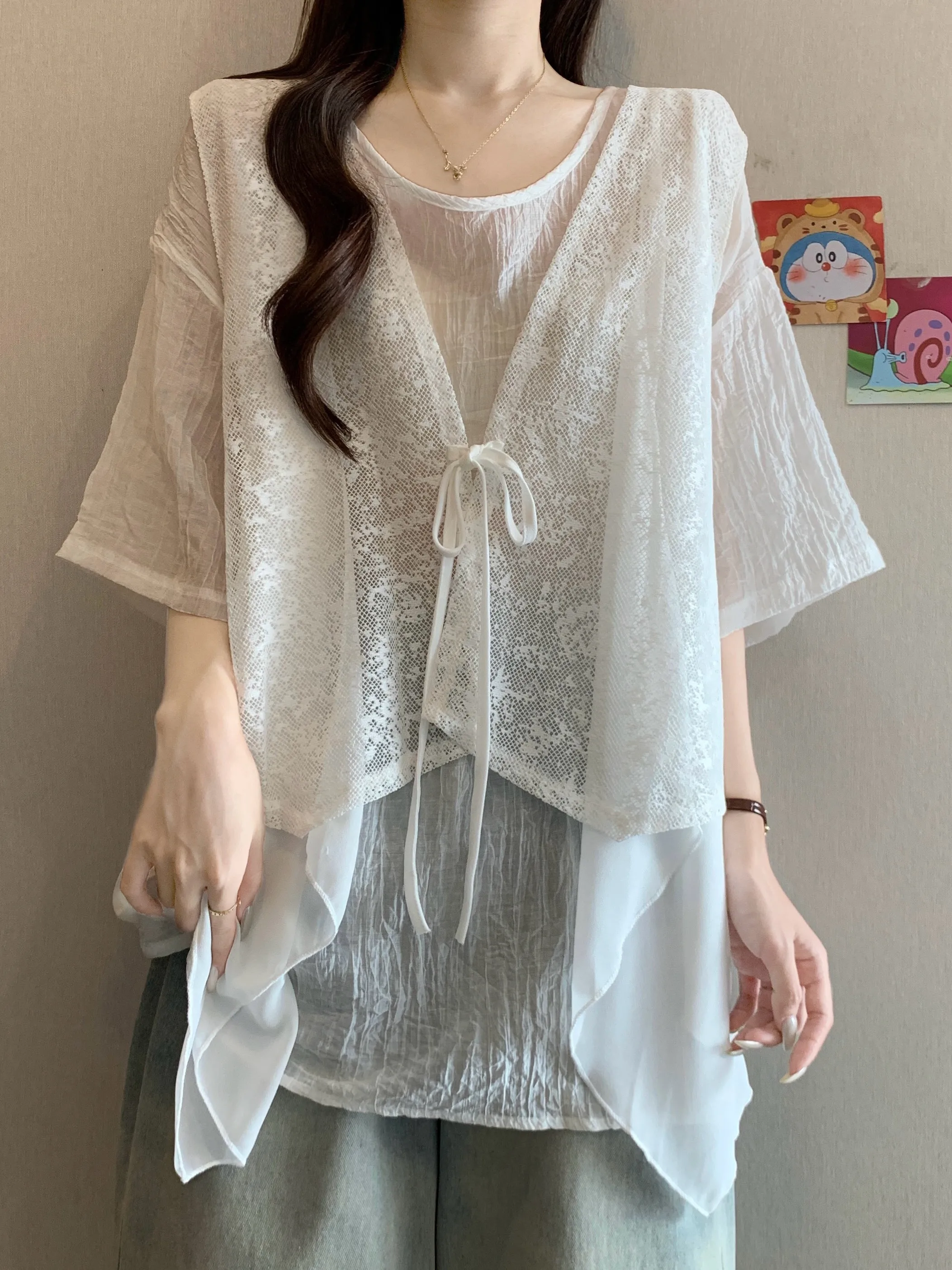 産後の体型でも着やすいきれいめコーデアイテム：シフォンベストとトップスの2点セット