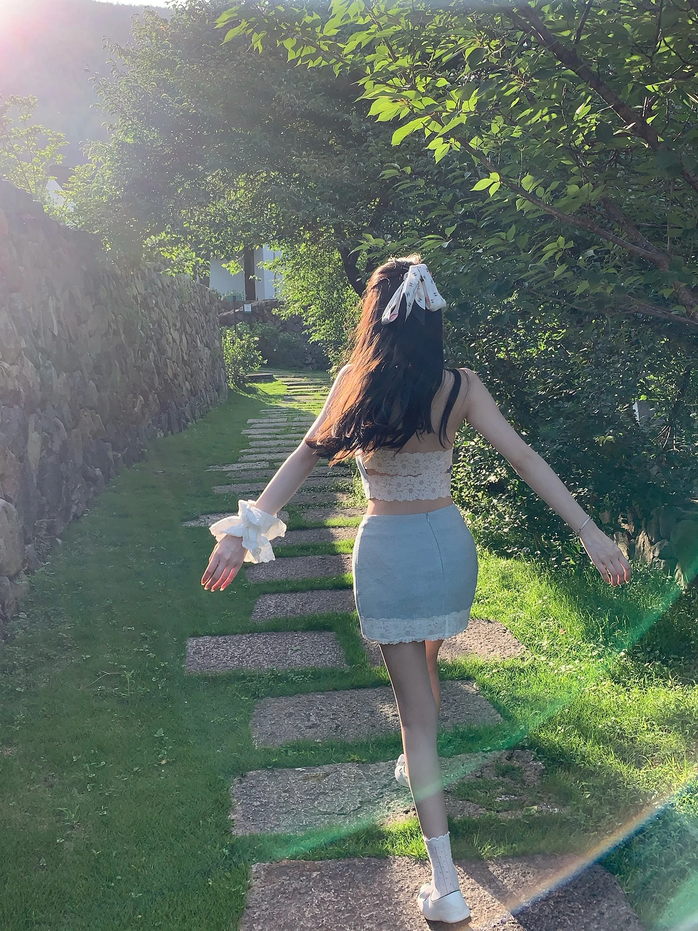 骨格ストレートの夏トップスは、本当にクラシックタイプより優れているの ？