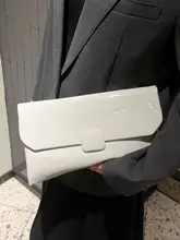 エレガントなレザー風 クラッチバッグ【ショルダーストラップ付き・スマホ収納対応】