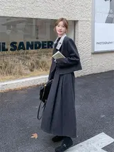 上品なグレーのツイード風ハイネックセットアップ【秋用・女性用・トレンドスタイル】（セットアップ対応）