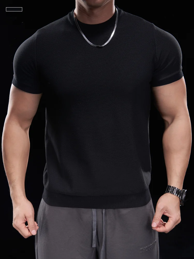 ストリートファッションの本質とは？Tシャツで学ぶリアルな着こなし
