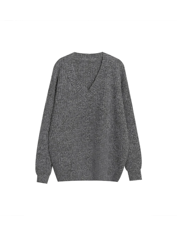 大人可愛い服 50代コーデ | フォググレーVネックニットの完全ガイド